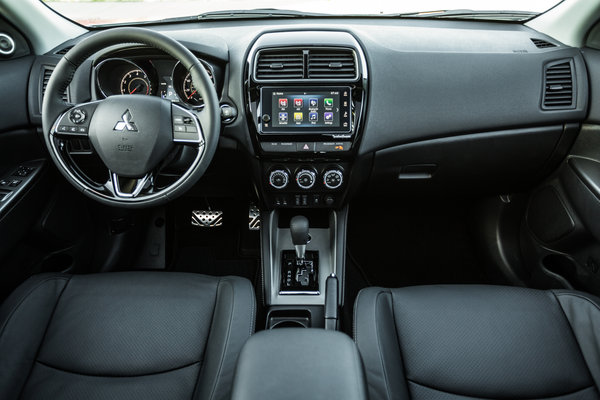 2018 Mitsubishi Outlander Sport Interior