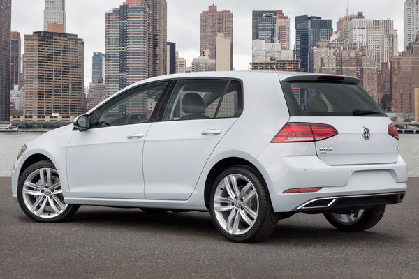 2018 Volkswagen Golf 5d