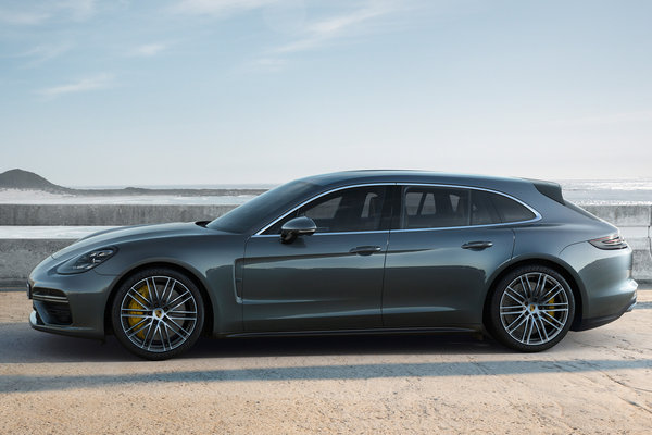 2018 Porsche Panamera Sport Turismo Turbo