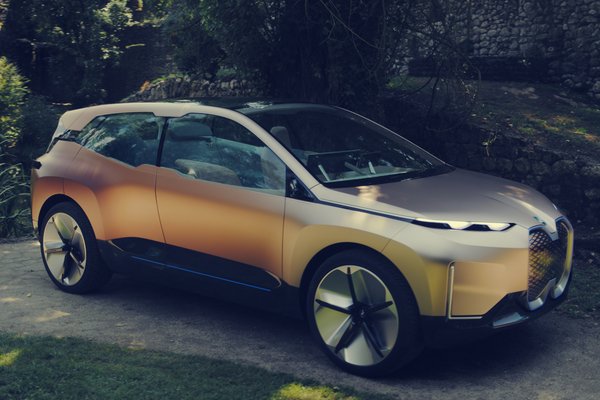 2018 BMW Vision iNext