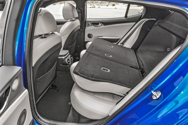 2018 Kia Stinger GT2 AWD Interior