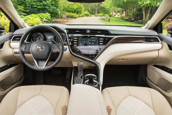 2018 Toyota Camry XLE Hybrid Interior