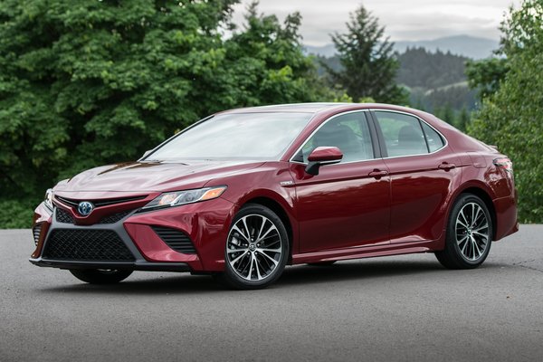 2018 Toyota Camry SE Hybrid