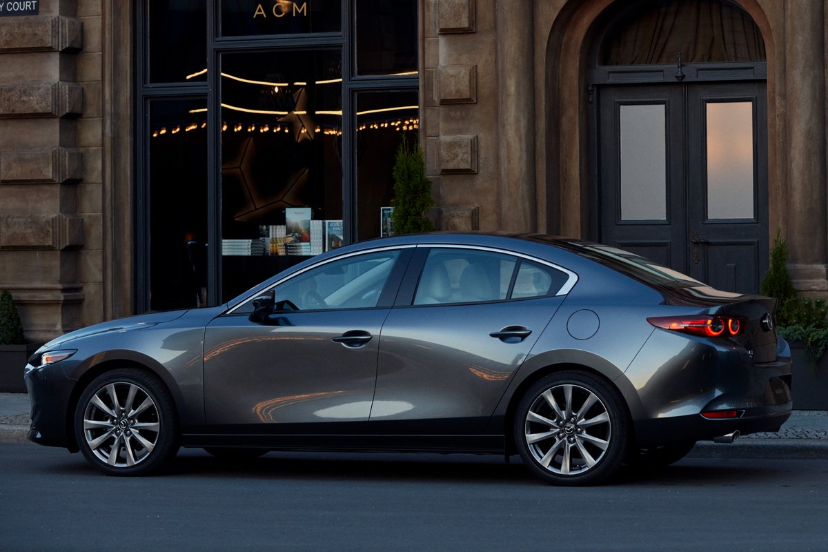 Mazda axela 2019