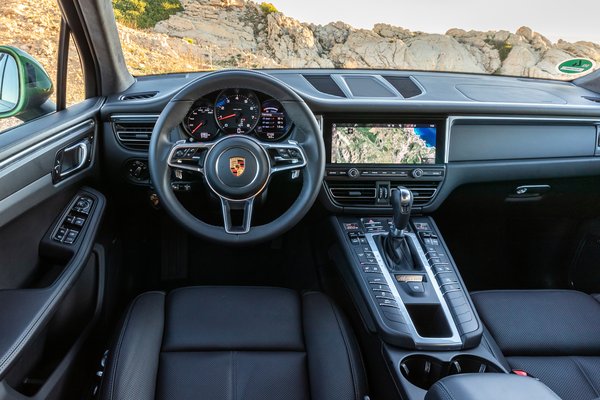 2019 Porsche Macan Interior