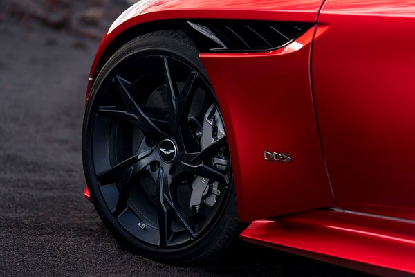 2019 Aston Martin DBS Superleggera Wheel
