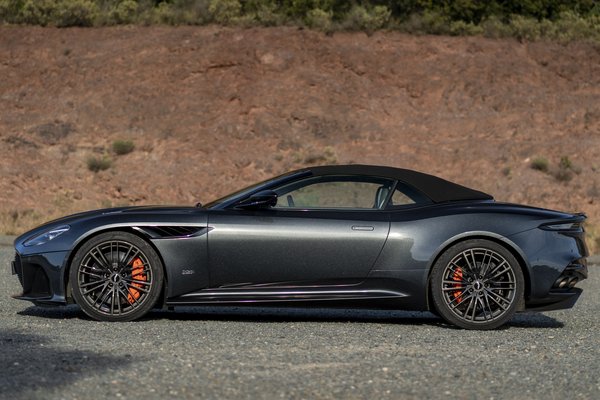 2020 Aston Martin DBS Superleggera Volante