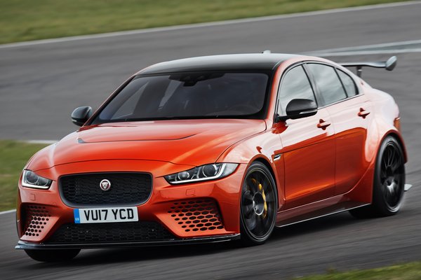 2019 Jaguar XE SV Project 8