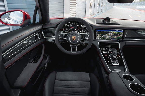 2019 Porsche Panamera GTS Interior