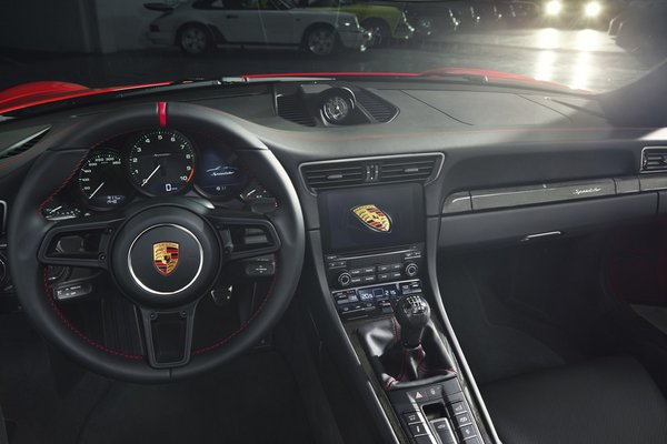 2019 Porsche 911 Speedster Instrumentation