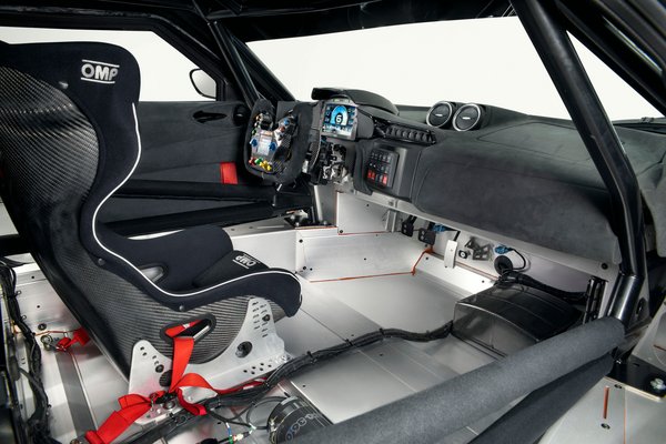 2019 Lotus Evora GT4 Interior