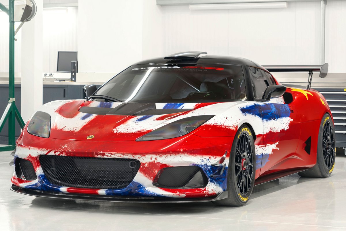 Машина Lotus Evora gt4