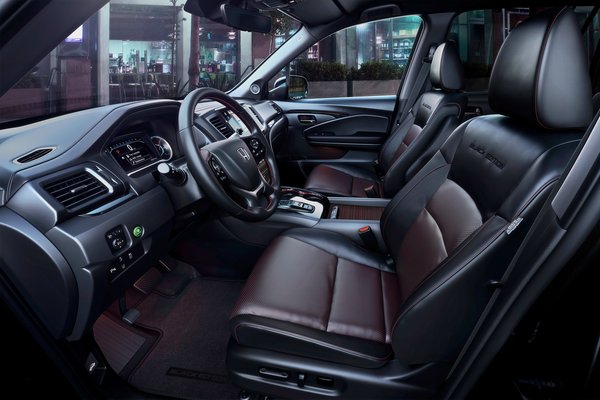2020 Honda Pilot Black Edition Interior