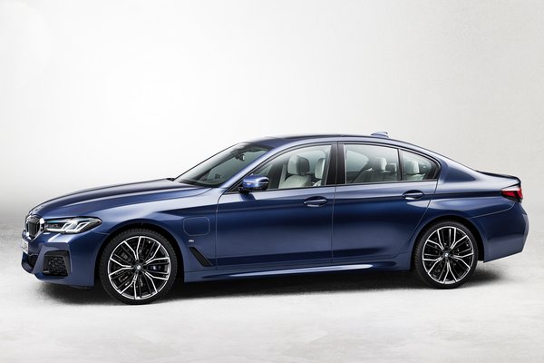 2021 BMW 5-Series 530e sedan