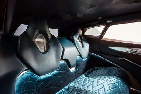 2021 BMW Concept XM Interior