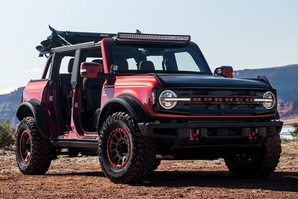 2021 Ford Custom Bronco Outer Banks