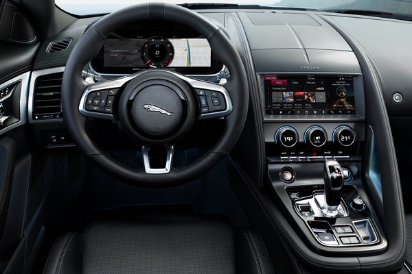 2021 Jaguar F-Type coupe Instrumentation