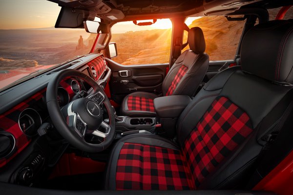 2021 Jeep Red Bare Interior