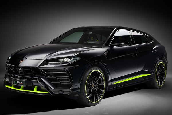 2021 Lamborghini Urus Graphite Capsule