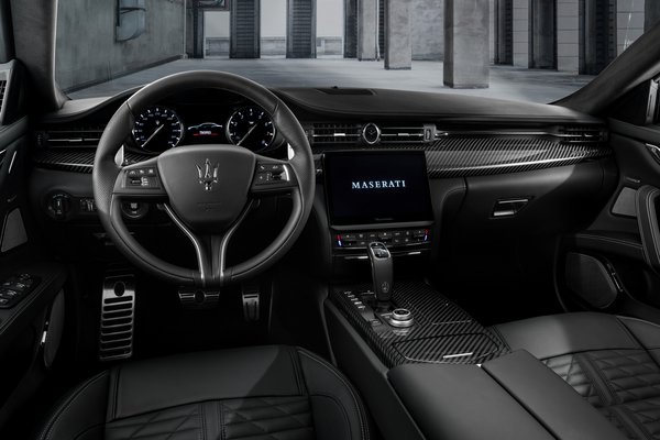 2021 Maserati Quattroporte Trofeo Interior