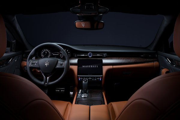 2021 Maserati Quattroporte GranLusso Interior