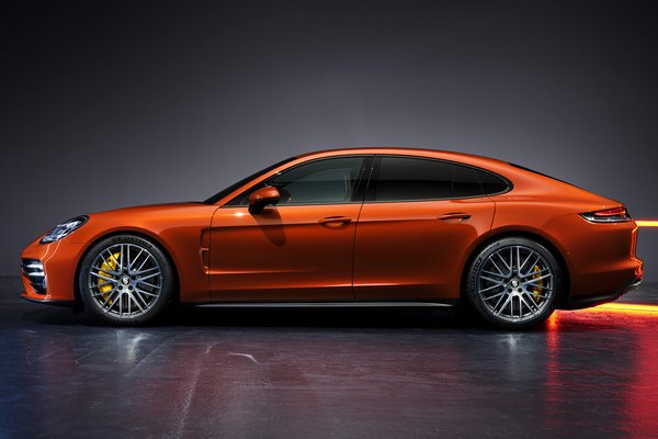 2021 Porsche Panamera Turbo S