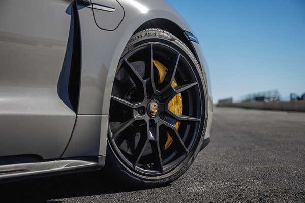 2022 Porsche Taycan GTS Wheel
