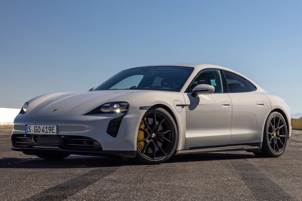 2022 Porsche Taycan GTS