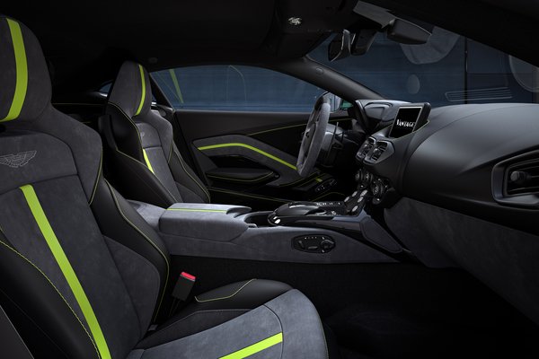 2022 Aston Martin Vantage F1 Edition Interior