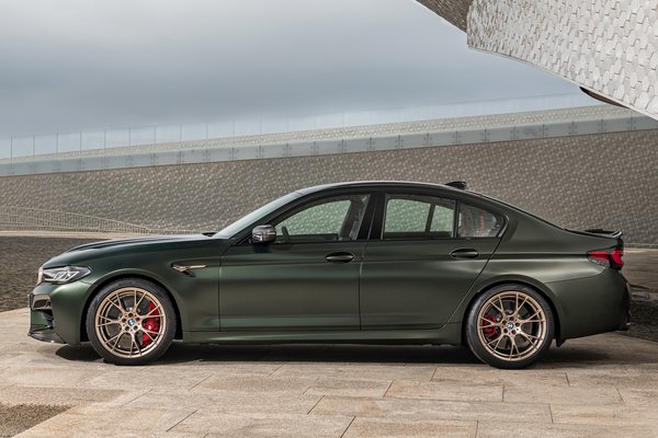 2022 BMW 5-Series M5 CS