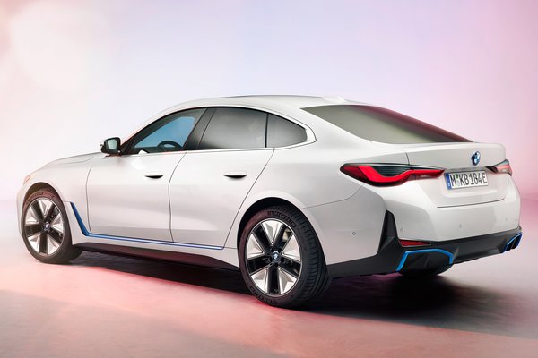 2022 BMW i4