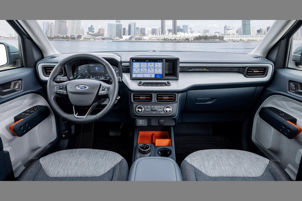 2022 Ford Maverick XLT Hybrid Interior