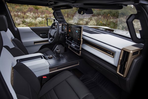 2022 GMC Hummer EV Interior