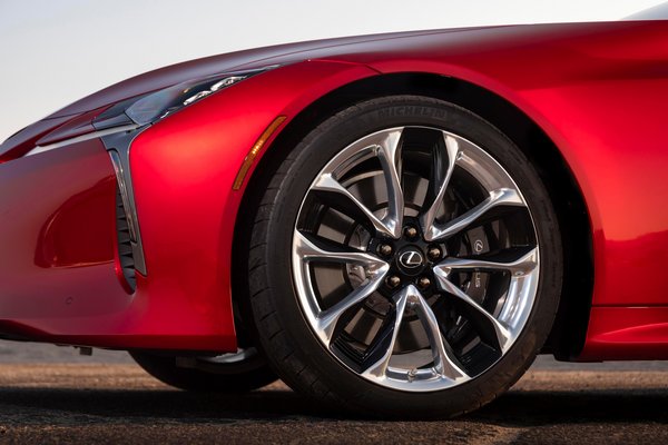 2022 Lexus LC 500 Convertible Wheel