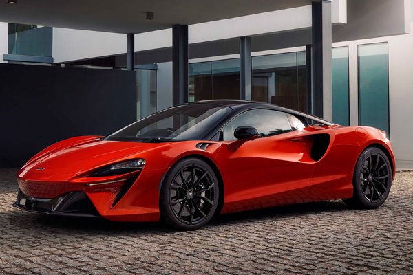 2023 McLaren Artura