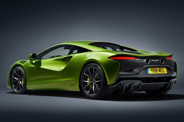 2022 McLaren Artura