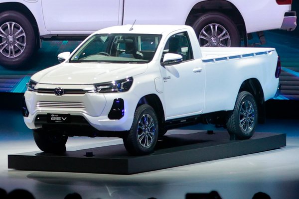 2022 Toyota Hilux Revo BEV