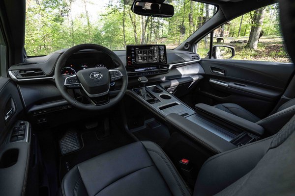 2022 Toyota Sienna Woodland Edition Interior