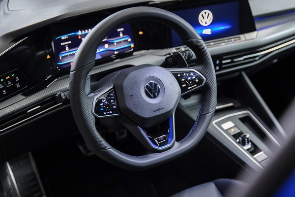 2022 Volkswagen Golf R Instrumentation