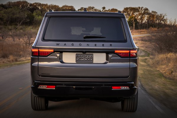 2023 Jeep Wagoneer L Carbide