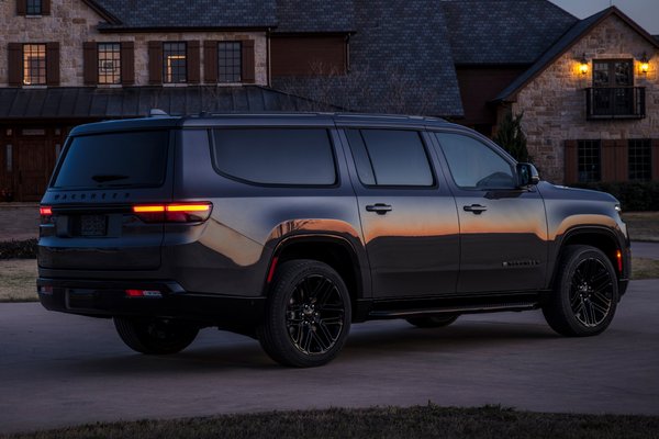 2023 Jeep Wagoneer L Carbide