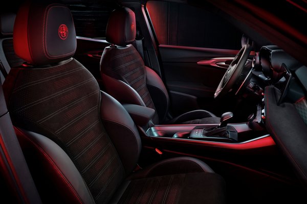 2023 Alfa Romeo Tonale Interior