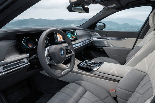 2023 BMW 7-Series i7 xDrive60 Interior