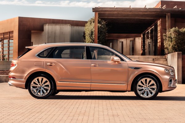 2023 Bentley Bentayga EWB