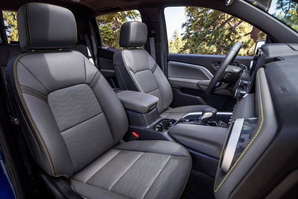 2023 Chevrolet Colorado ZR2 Interior