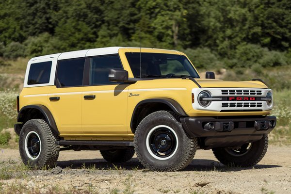 2023 Ford Bronco 4d Heritage edition