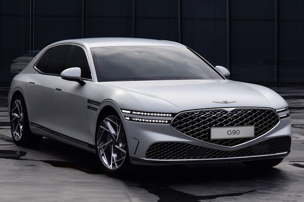 2023 Genesis G90