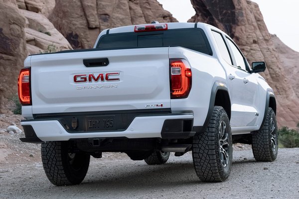 2023 GMC Canyon AT4