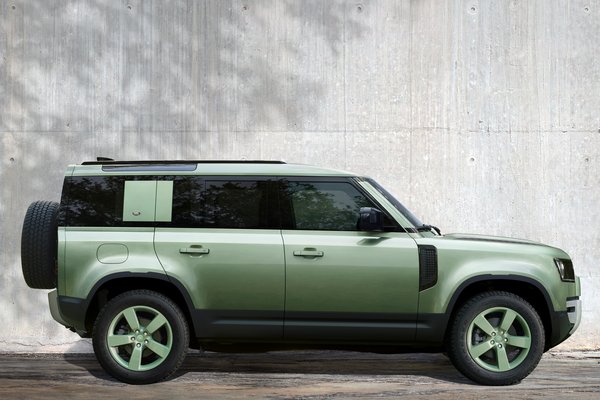 2023 Land Rover Defender 110 75th Anniversary edition