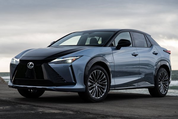 2023 Lexus RZ 450e Luxury